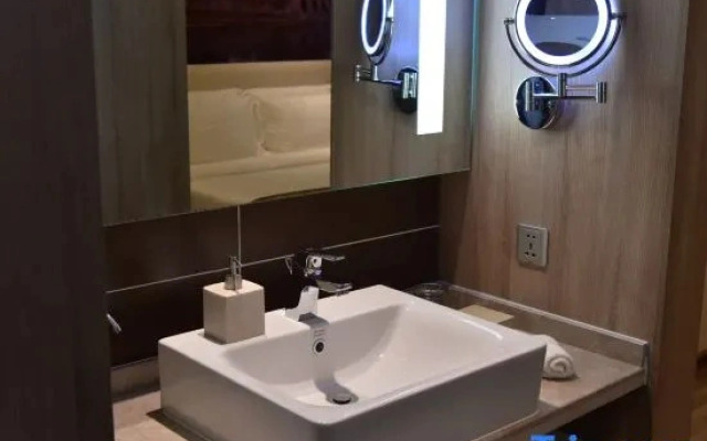 Rezen Hotel Wuduo