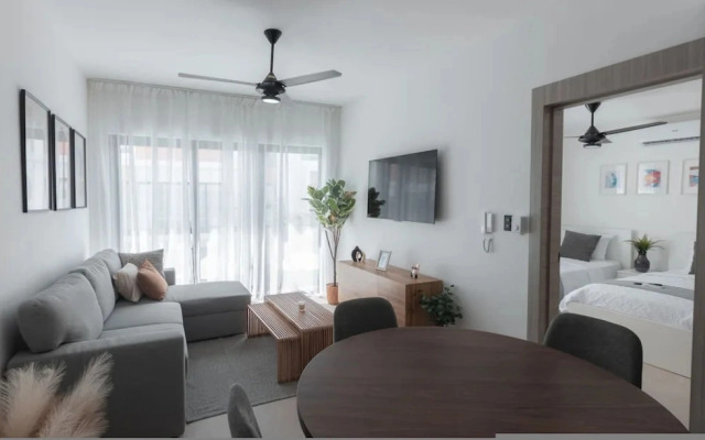 Rooftop Jacuzzi Condo Free Airport Transfer