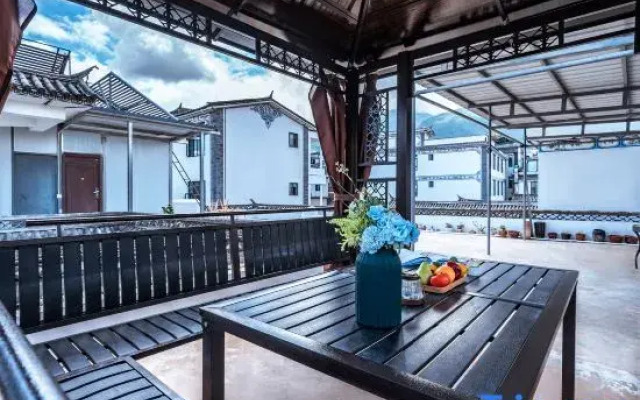 Yunbo Light Luxury Homestay (Dali Ancient City South Gate Branch)