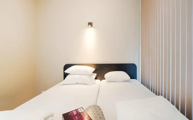 Modern Family Getaway in Oud Ade