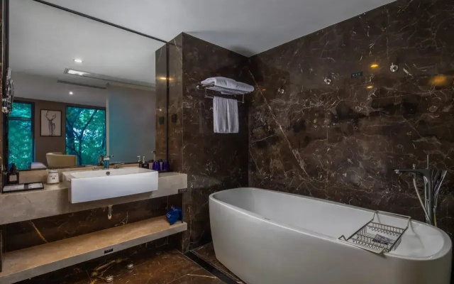 BBHOL Elegant Hotel