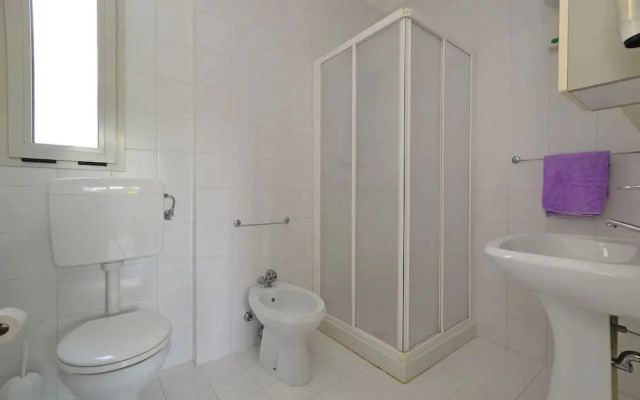 Ideal Getaway Flat With Solarium and Pool