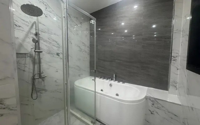 Level FIVE pool villa Pattaya