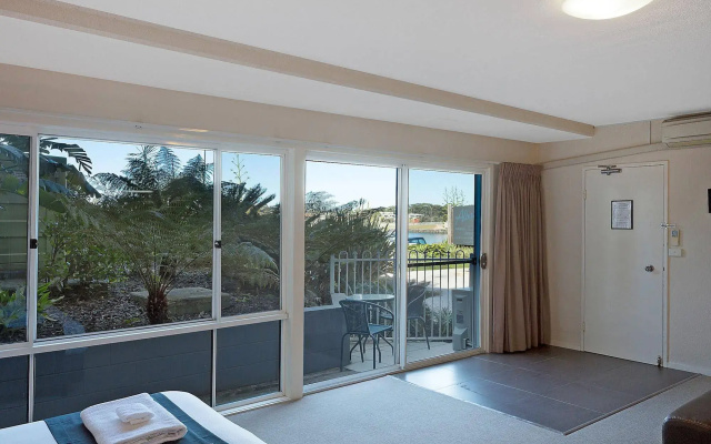 Albacore Apartments