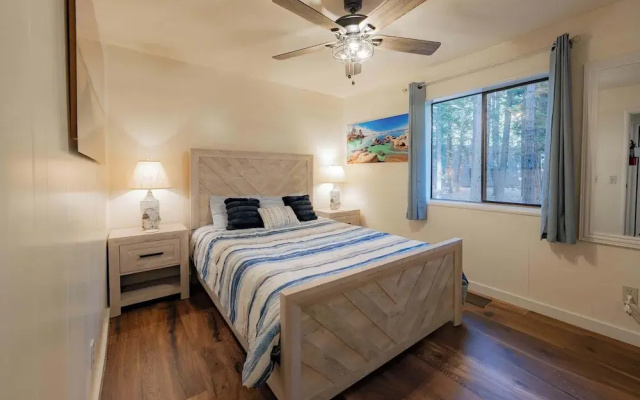 Whispering Pines Family Retreat By Carnelian Bay