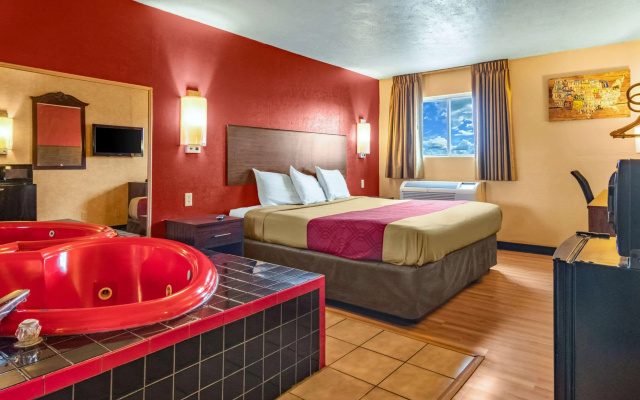 Econo Lodge Kent - Akron West
