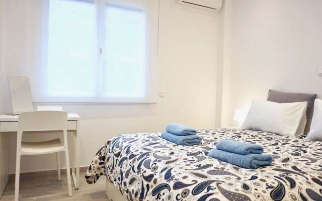 Отель Modern & Central Apt in Athens комната для гостей