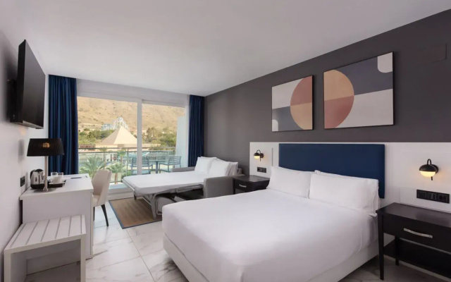 Grand Luxor Hotel & Village