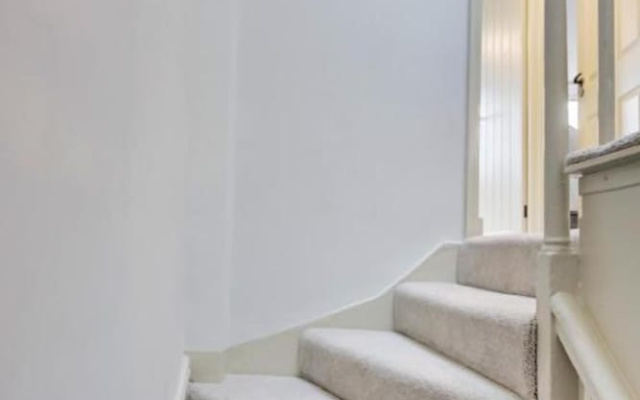 Stylish 2BR Apartment in Leicester Square