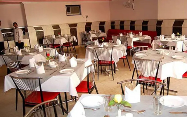 Hotel LG Residency