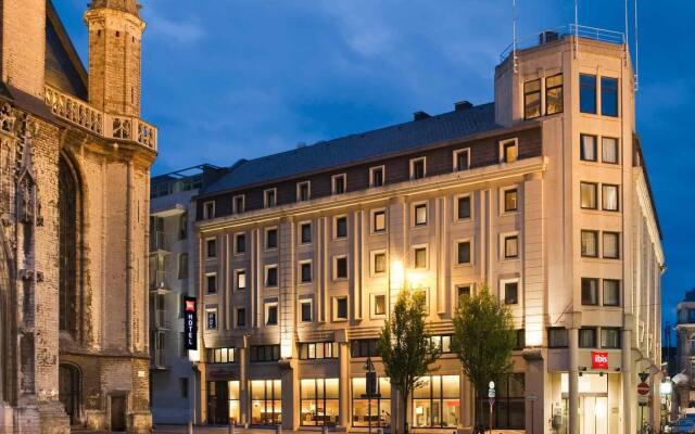 Отель ibis Gent Centrum St-Baafs Kathedraal Бельгия, Гент - отзывы, цены и фото номеров - забронировать отель ibis Gent Centrum St-Baafs Kathedraal онлайн вид на фасад