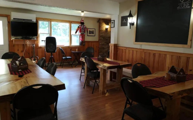 Crabbe Mountain Inn