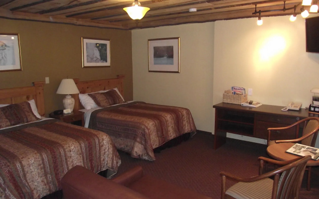 Forest Motel & Woodland Retreat