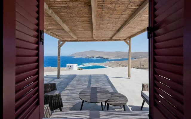 Stone Wave Kythnos
