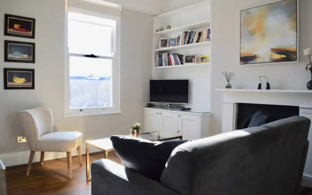 Decorated 1 Bedroom Flat in Wimbledon
