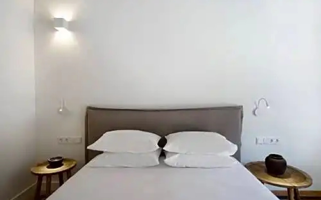 Plues 43 suites Athens / C