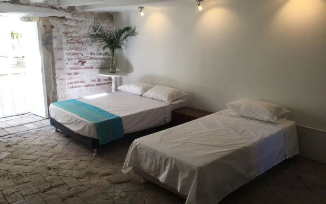 Be Lounge Hostel
