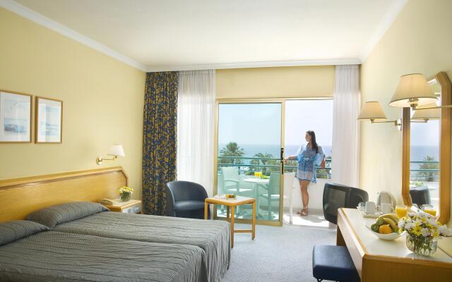 Отель Louis Imperial Beach комната для гостей
