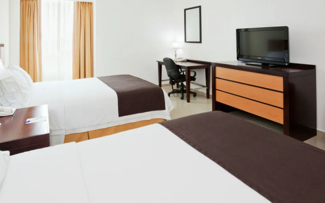Holiday Inn Express Paraiso Dos Bocas