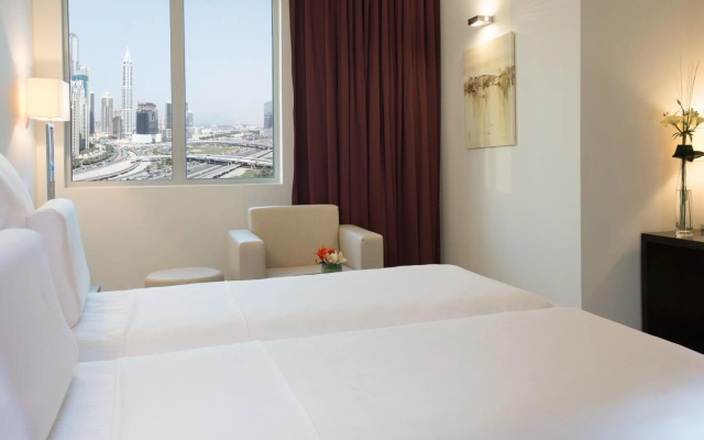 Pullman Dubai Jumeirah Lakes Towers - Hotel & Residence
