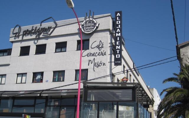 Отель Suites A Coruña вид на фасад