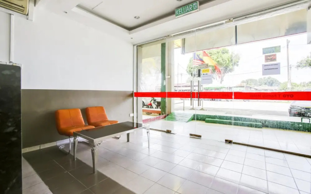 T Family Hotel by OYO Rooms