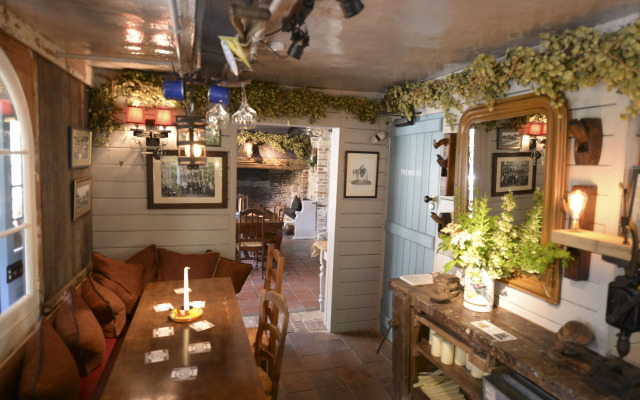 The Woolpack Inn Warehorne