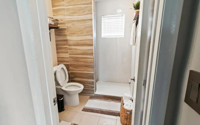 C-VOTED REMODELED UNIT! KAYAKs, MARINA,