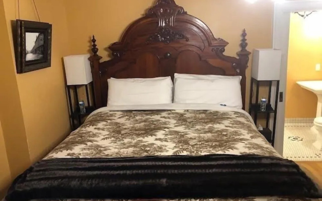 Pendleton House Historic Inn and B&B