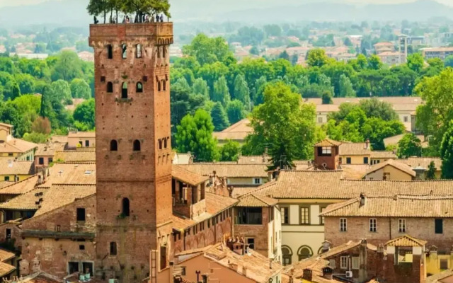 Apartment in Lucca Near Historic City Walls