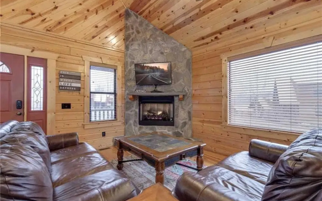 Easy As Pie - Three Bedroom Cabin