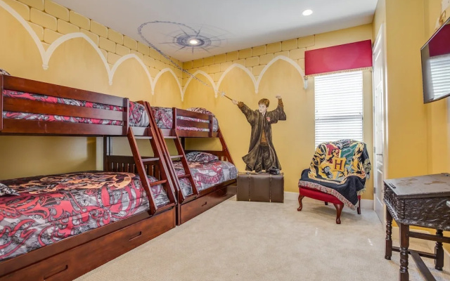 11BR Reunion Pool Home 550 by OVRH