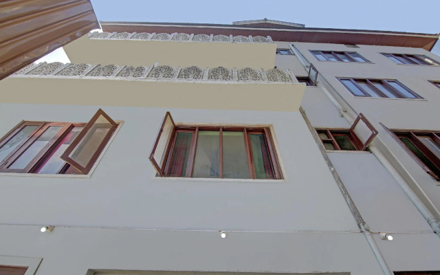 OYO 38578 Hotel Dew