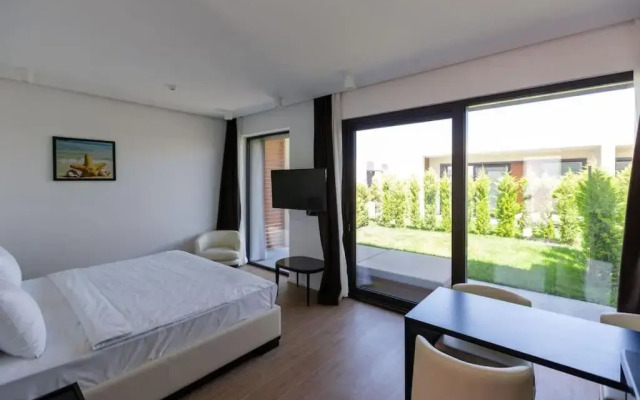 White villas (Seabreeze)