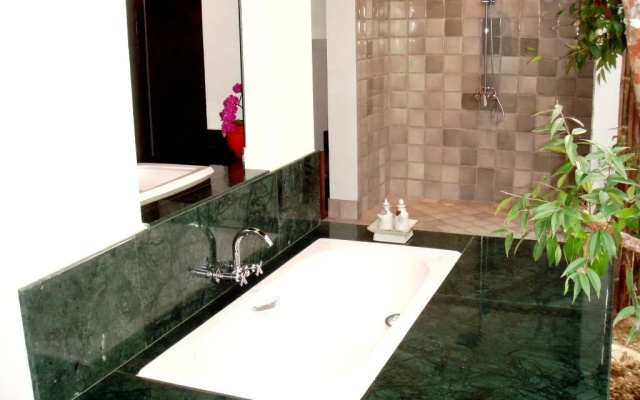 Manee Dheva Resort & Spa