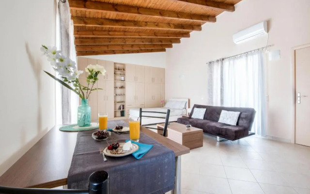 Top floor modern studio in central Koropi