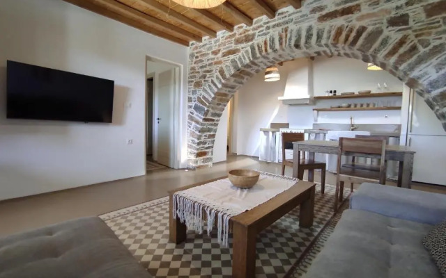 Traditional suites in Chora Kythnos #6