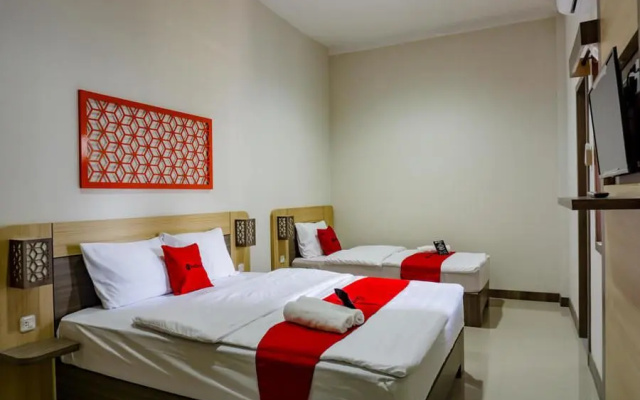 RedDoorz near Jogja City Mall 4
