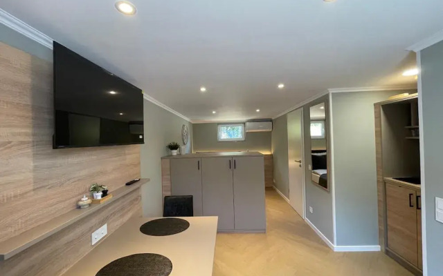 Five Studios - Premium Rooms