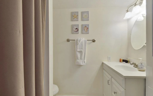 Bermuda Bungalow by Ryson Vacation Rentals