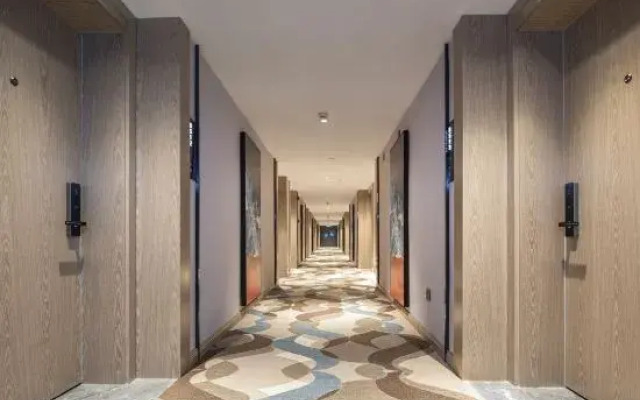 Keriad Hotel (Jinan Quancheng Square Baotu Spring Branch)