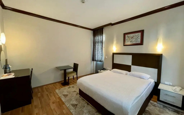 Cimenler Otel