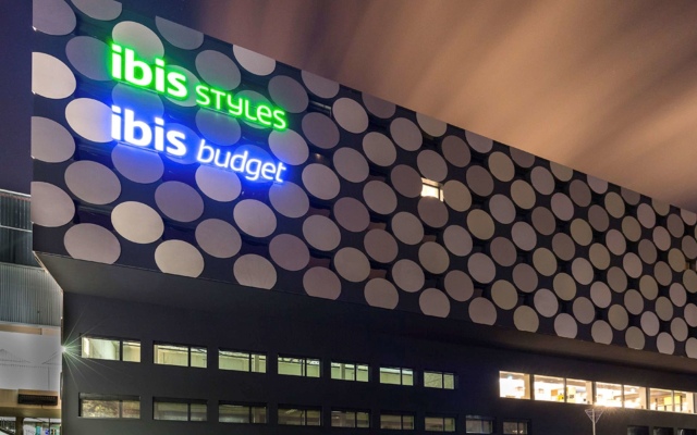 Отель ibis Styles Genève Palexpo Aéroport Hotel Швейцария, Ле-Гран-Саконекс - отзывы, цены и фото номеров - забронировать отель ibis Styles Genève Palexpo Aéroport Hotel онлайн вид на фасад