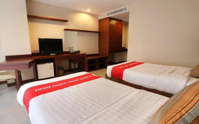Nida Rooms Turquoise Blue Patong