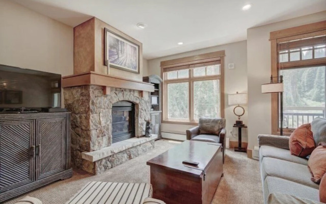 Lone Eagle 2 Bedroom Condo
