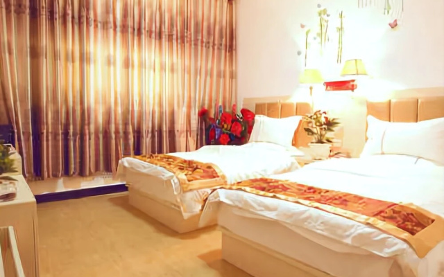Linglong Yage Holiday Hotel (Lijiang Sanyi International Airport)