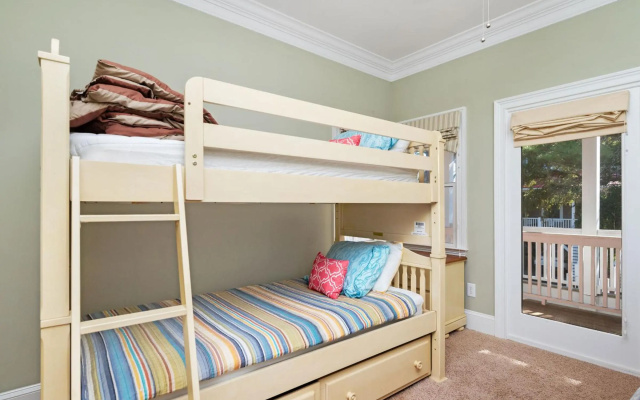 Alta Mira by Oak Island Accommodations