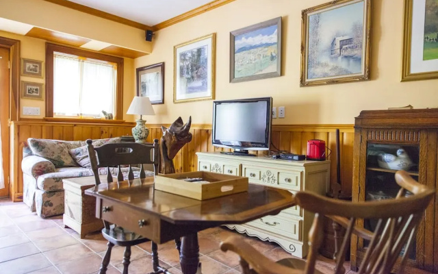 Honey Maple Grove BnB