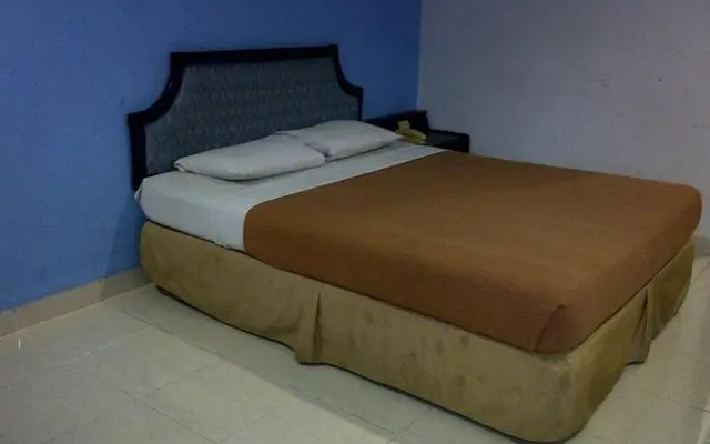 Amans Inn