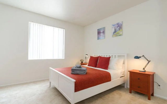 Studio City Universal Apartments